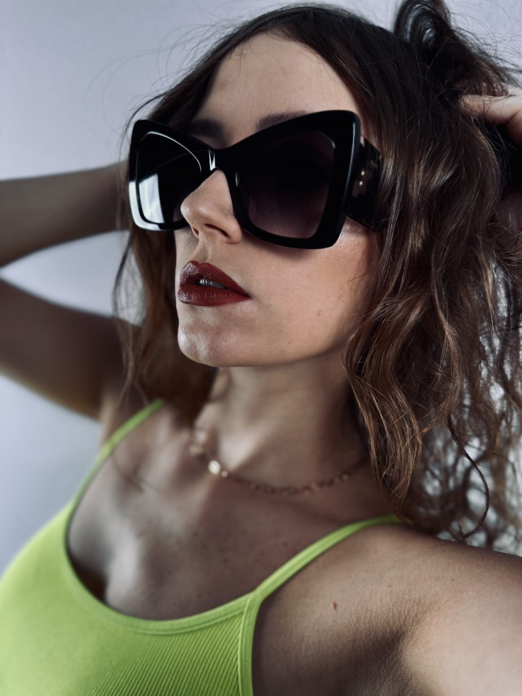 NYLON damskie okulary przeciwsłoneczne czarne kwadratowe z marmurkowymi zausznikami- DELUXE